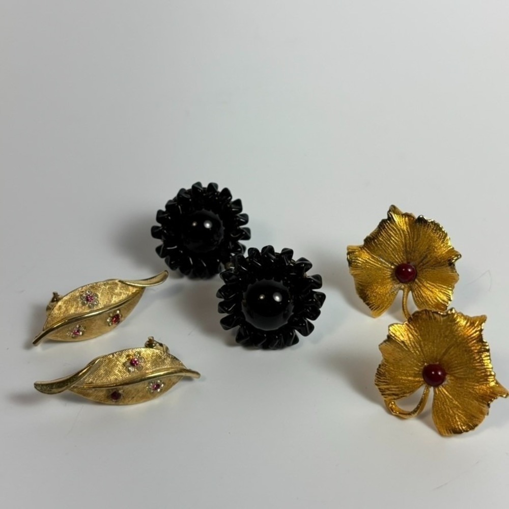 Earring Lot Gold‎ Tone Vintage Leaves Flowers Coro BSK Signed Elegant Gothic